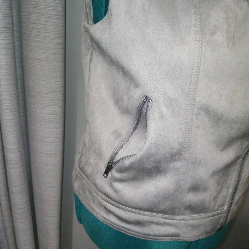 Philosophy Gray Faux Suede Moto Vest Sz L NWT - Picture 11 of 16